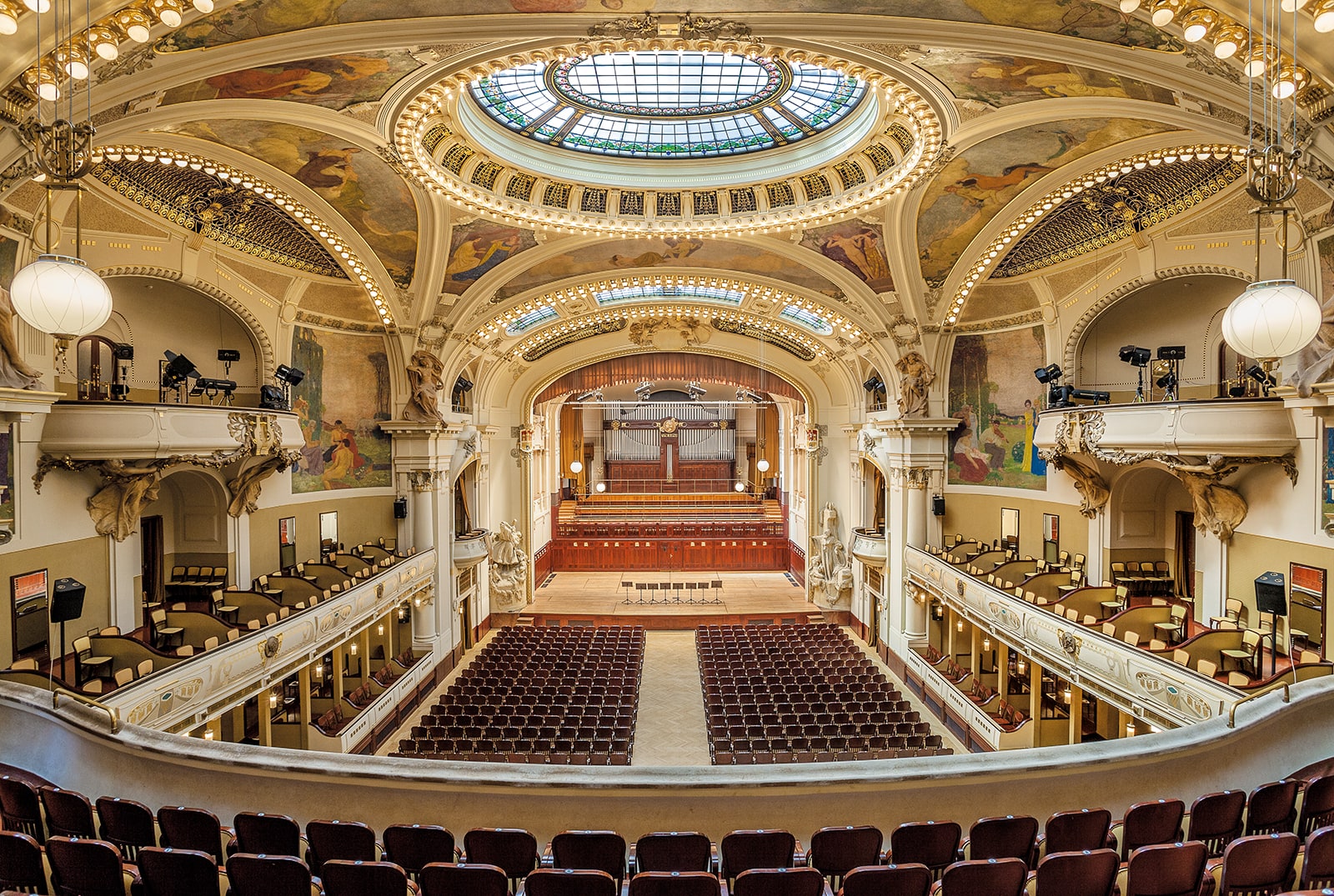 Smetana Halle Prag